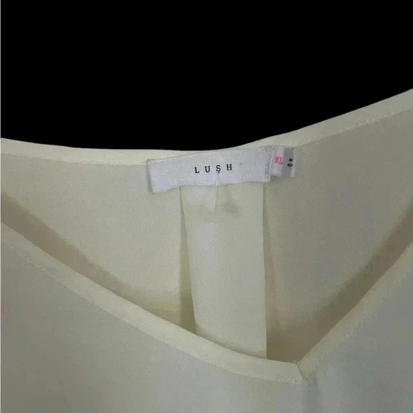 Lush Blouse Size XL - Picture 2 of 4
